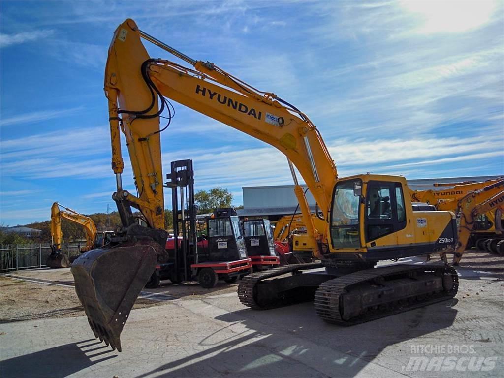 Hyundai R250LC-7 Roomikekskavaatorid
