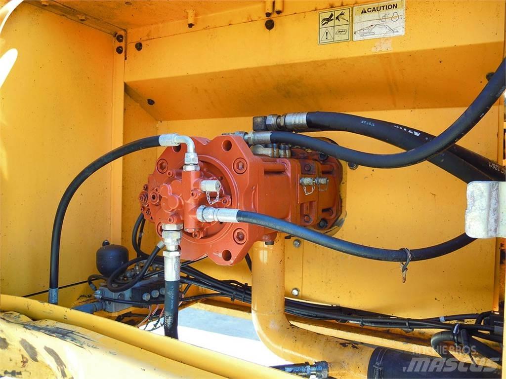 Hyundai R320NLC-7A Roomikekskavaatorid