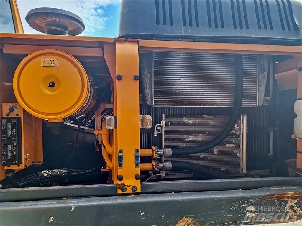 Hyundai R330LC-9 Roomikekskavaatorid