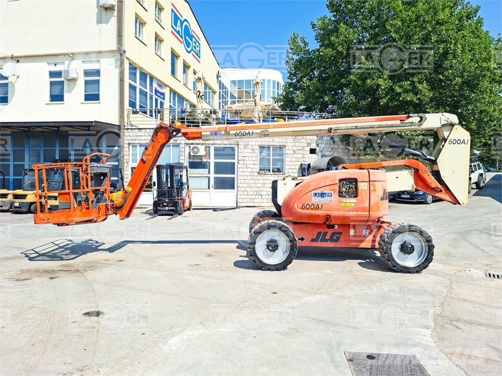 JLG 600AJ Iseliikuvad poomtõstukid