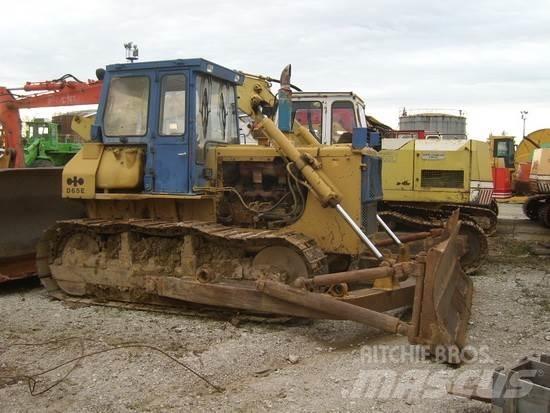 Komatsu D65E-8 Buldooserid