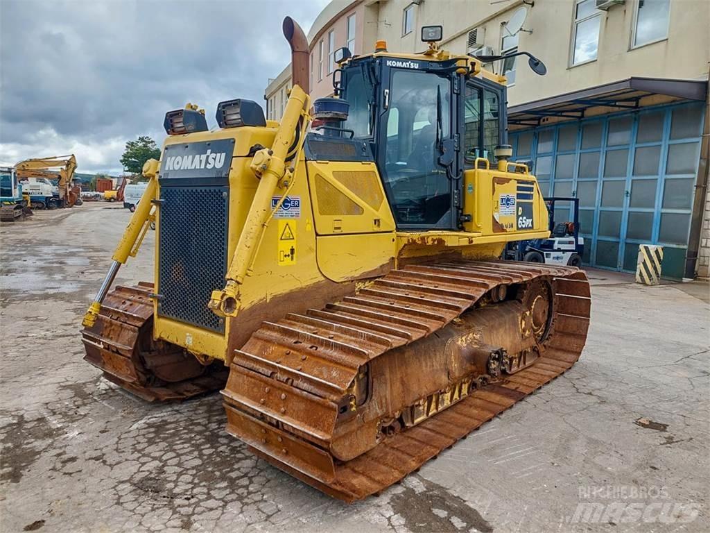 Komatsu D65PX-17 Buldooserid