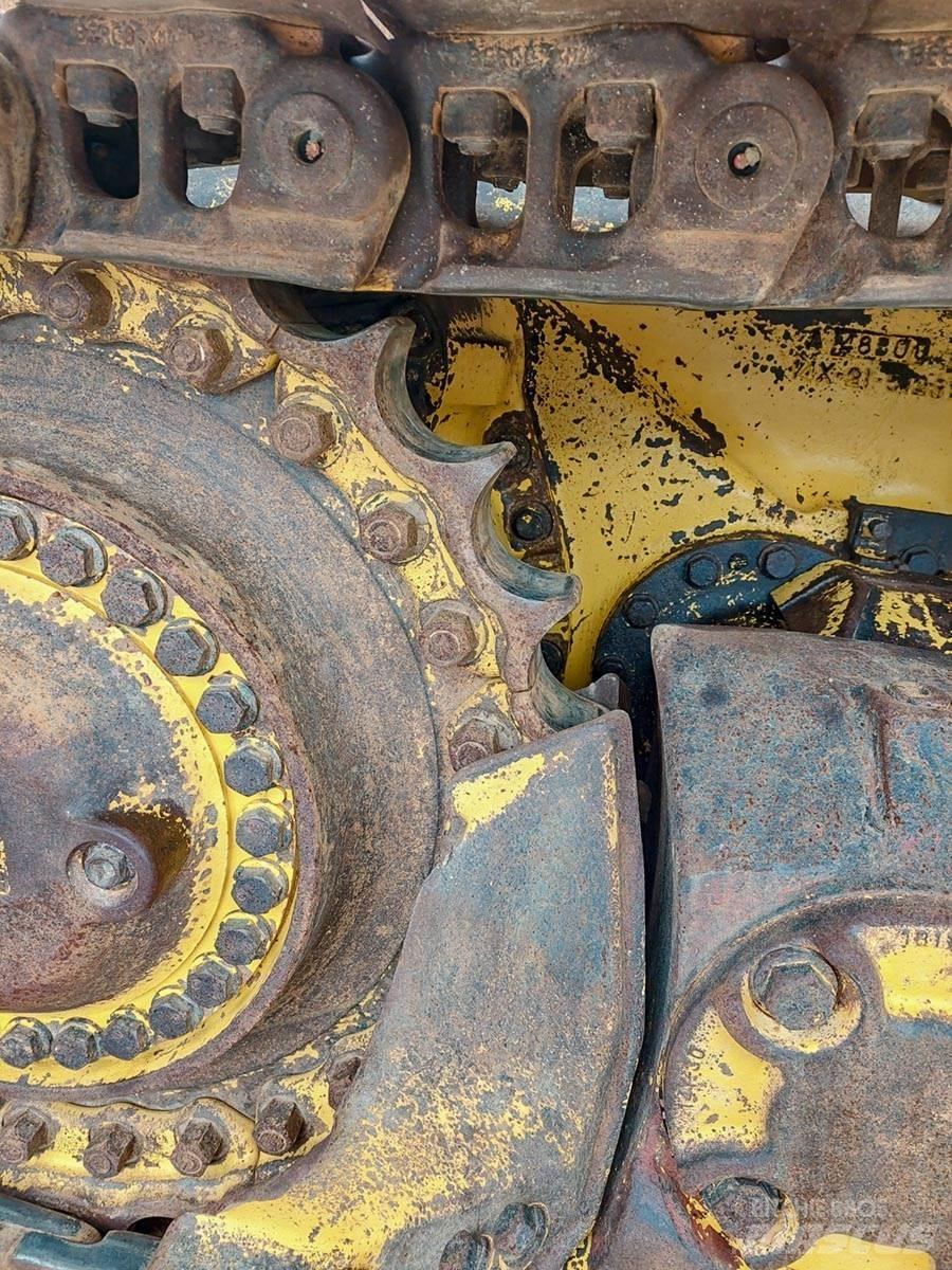 Komatsu D65PX-17 Buldooserid