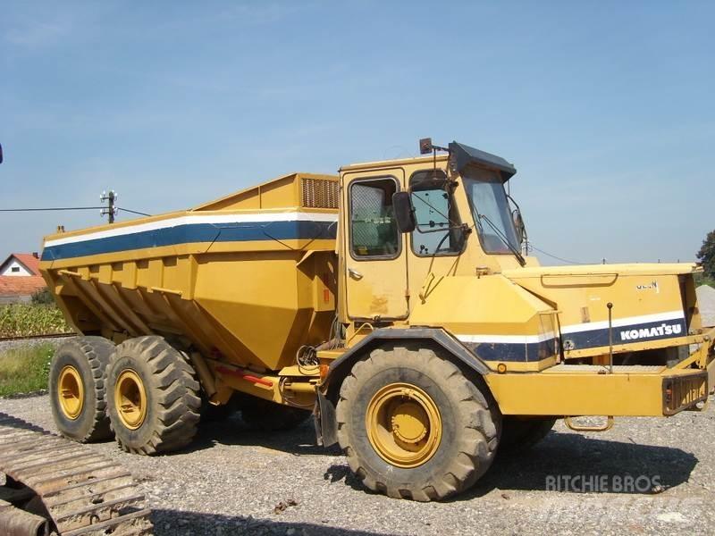 Komatsu HA270-3 Liigendraamiga pinnaseveokid