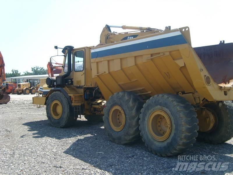 Komatsu HA270-3 Liigendraamiga pinnaseveokid