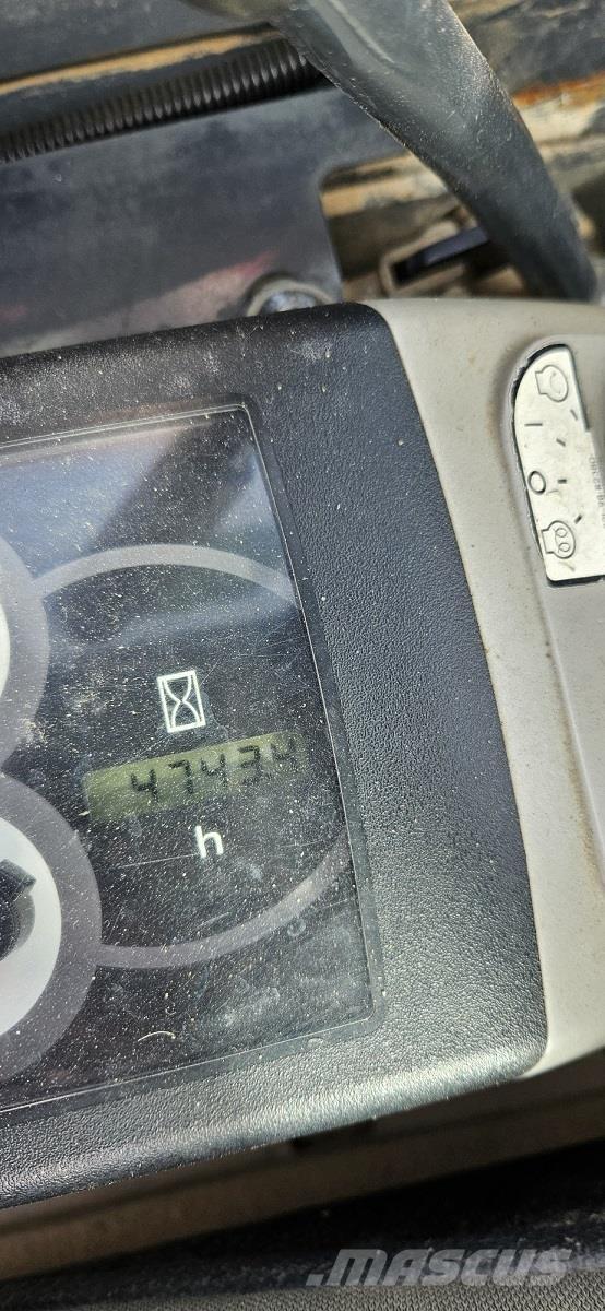 Komatsu PC26MR-3 Miniekskavaatorid < 7 t