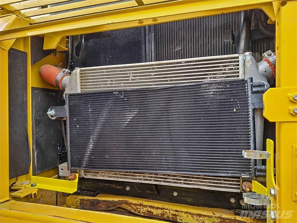 Komatsu PC350LC-8 Roomikekskavaatorid