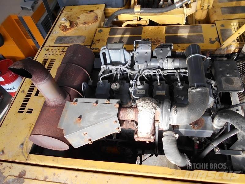 Komatsu PC450LC-7K Roomikekskavaatorid