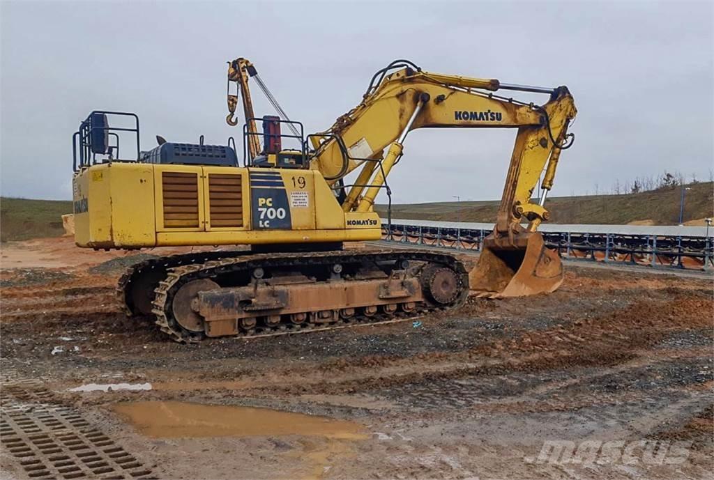Komatsu PC700LC-8 Roomikekskavaatorid