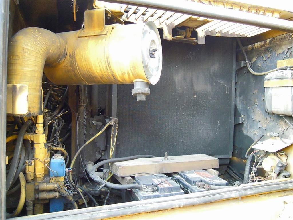 Komatsu PW170ES-6K Ratasekskavaatorid