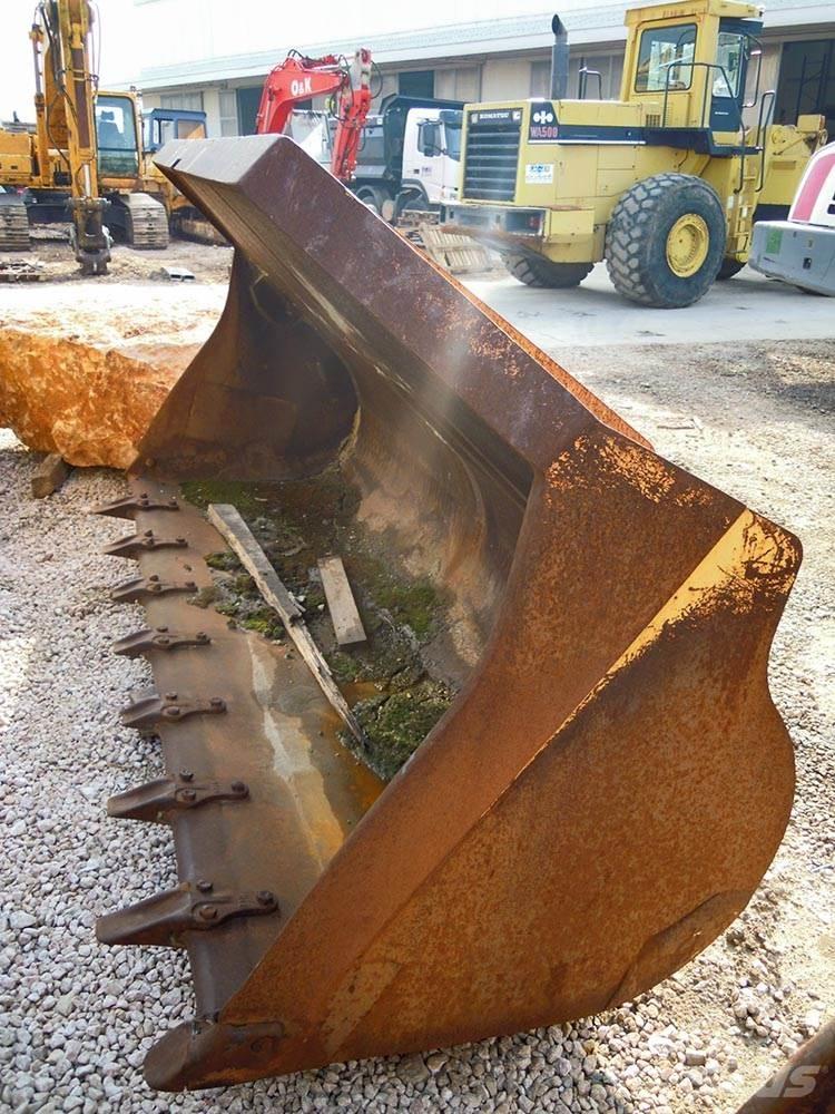 Komatsu WA500-1 Rataslaadurid