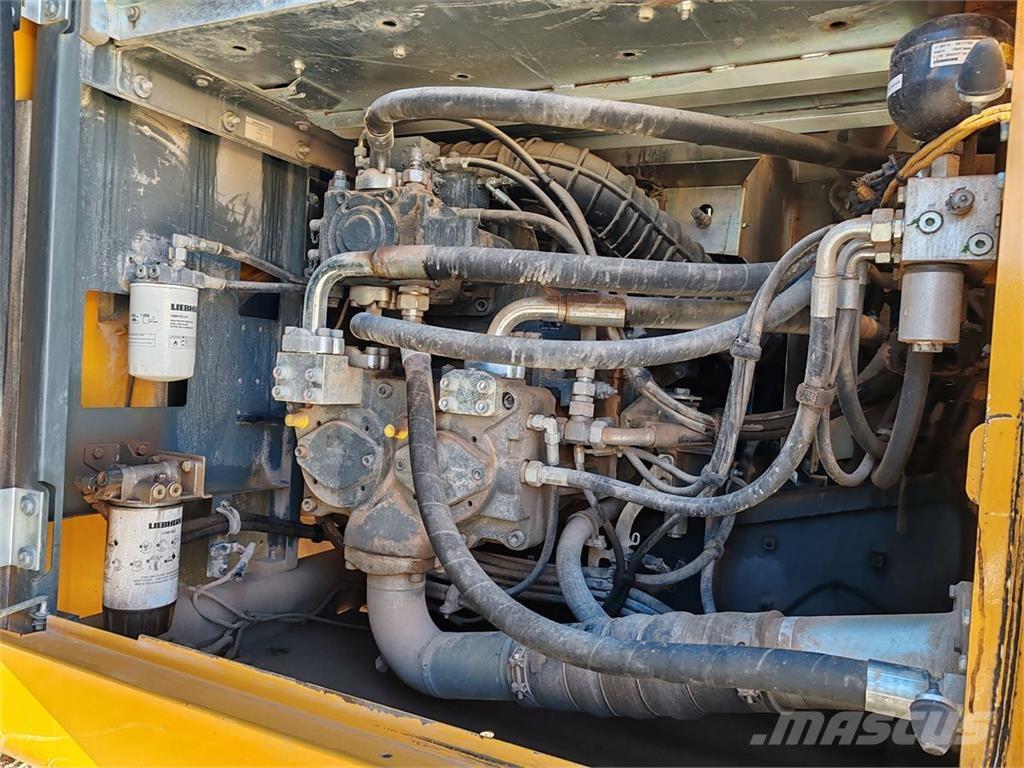 Liebherr R938 NLC Roomikekskavaatorid