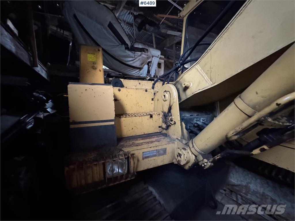 CAT 205 LC Roomikekskavaatorid