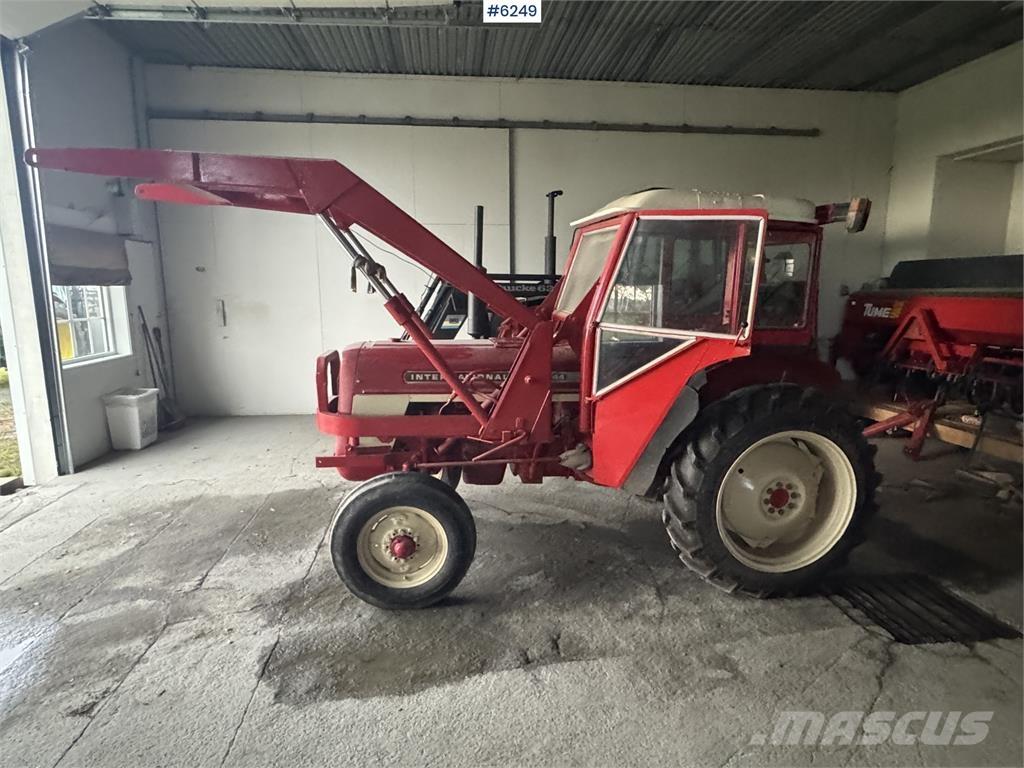 International 444 Traktorid
