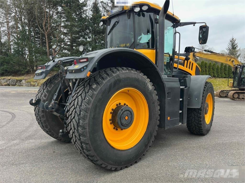 JCB Fastrac 8330 Traktorid
