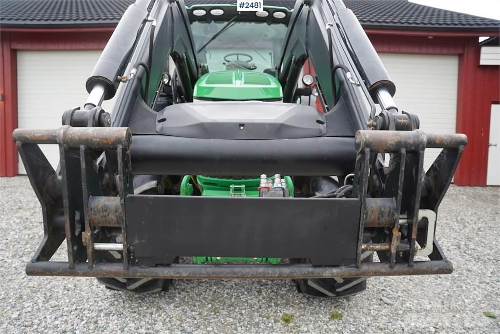 John Deere 6215R Traktorid