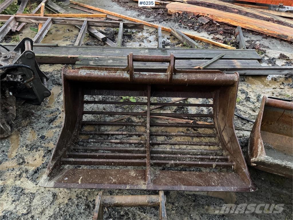 Kato HD 308 US Roomikekskavaatorid