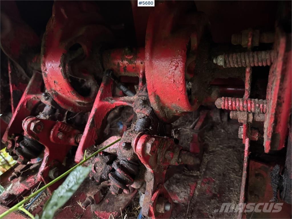 New Holland 268 Muud saagikoristusmasinad