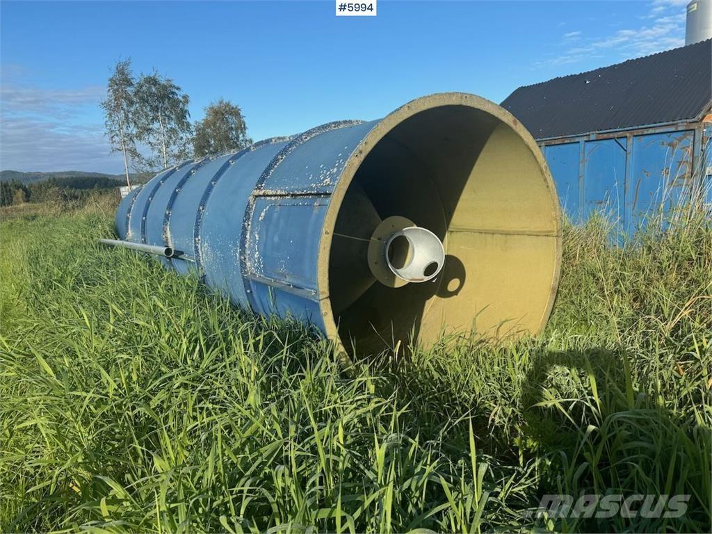  Silo Ca. 25 kubikk Muud traktoritarvikud