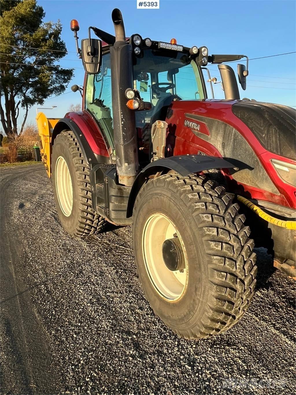 Valtra T174E Traktorid