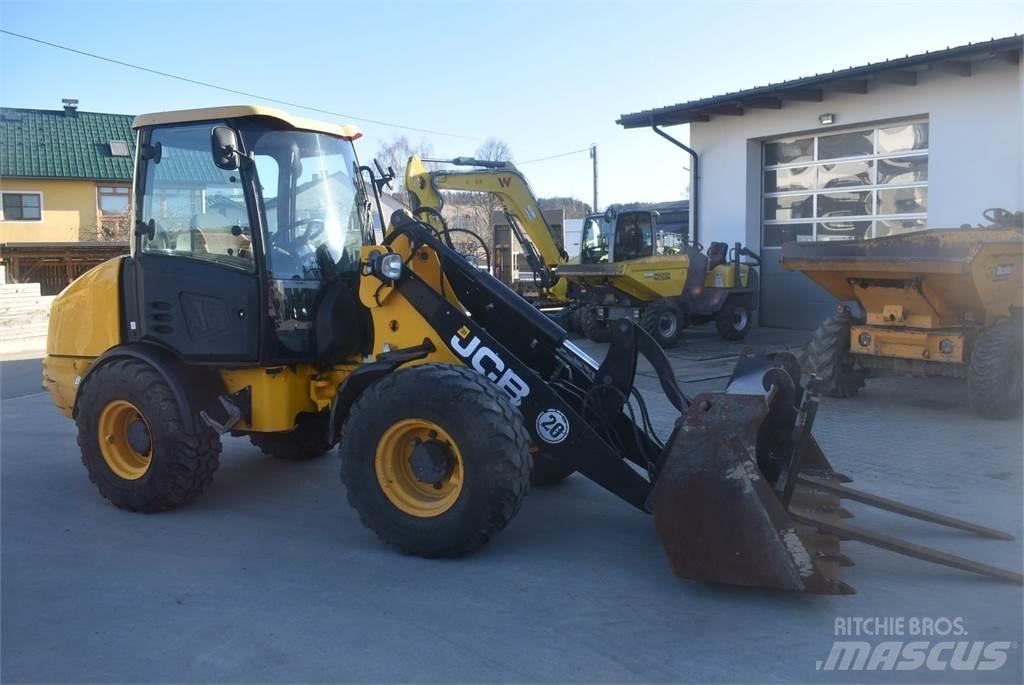JCB 406 Rataslaadurid