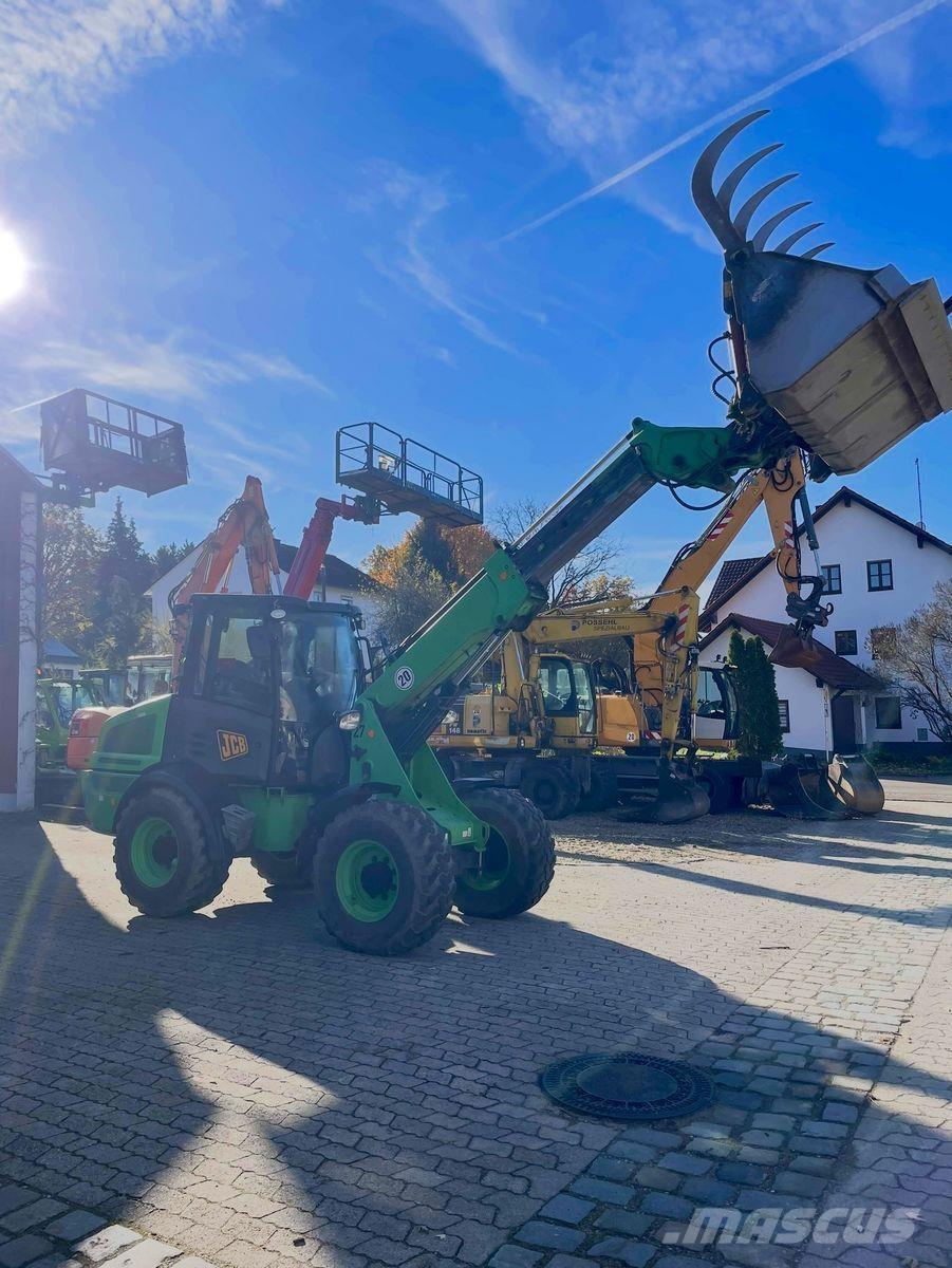 JCB TM 220 Rataslaadurid