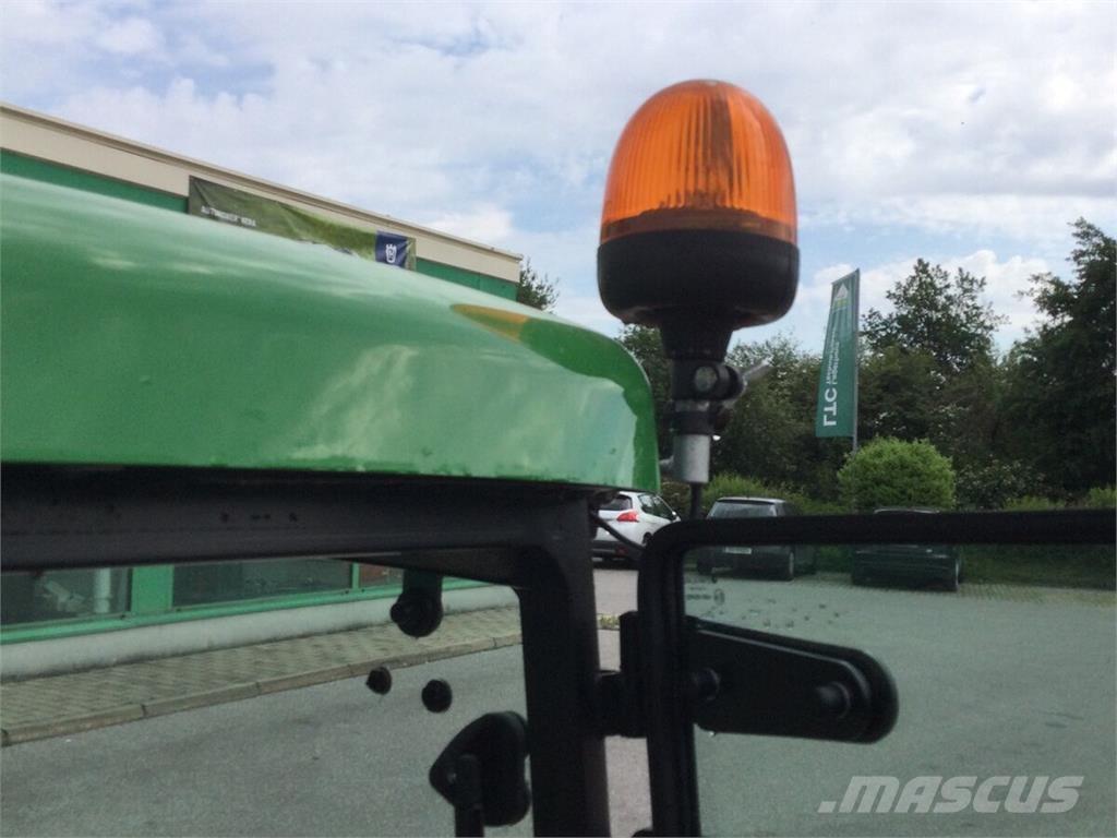 John Deere 1026R Traktorid