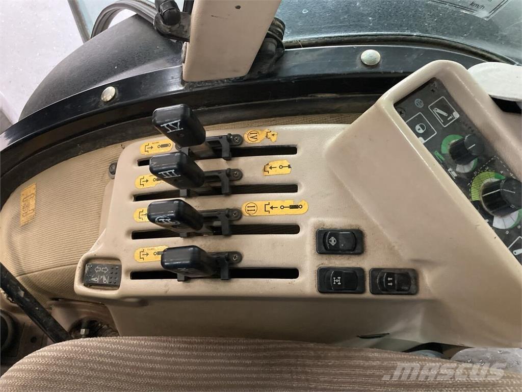 John Deere 5515F Traktorid