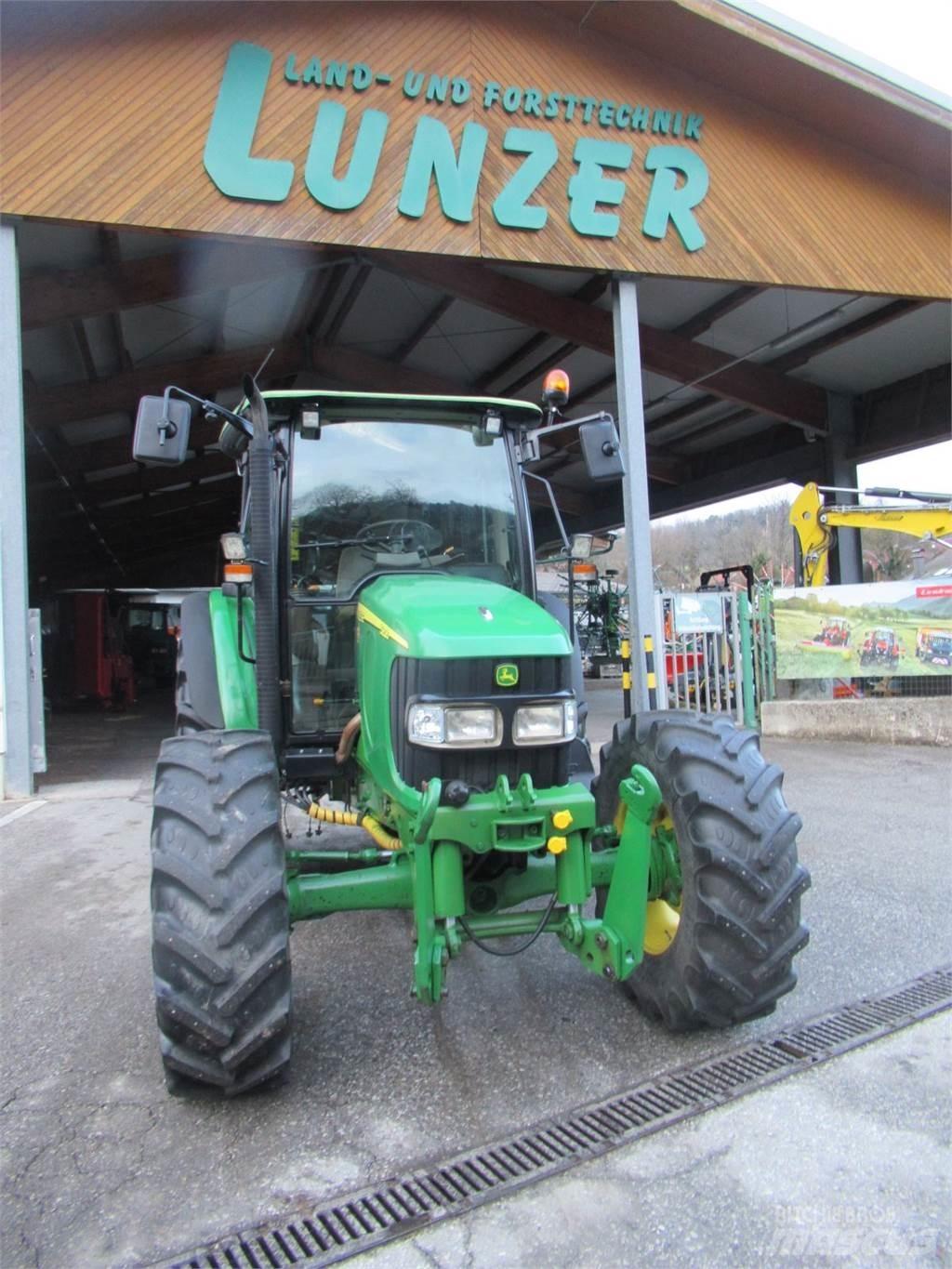 John Deere 5820 Traktorid