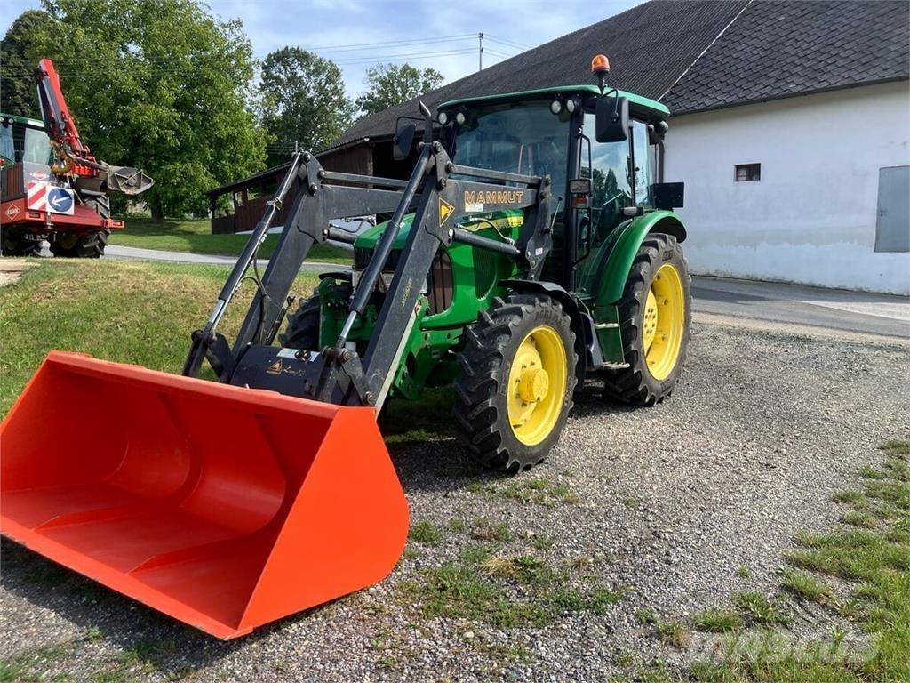 John Deere 5820 Traktorid