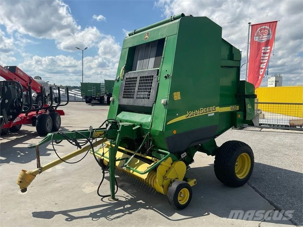 John Deere 592C Ruloonpressid