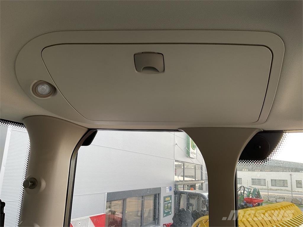 John Deere 6R 215 Traktorid