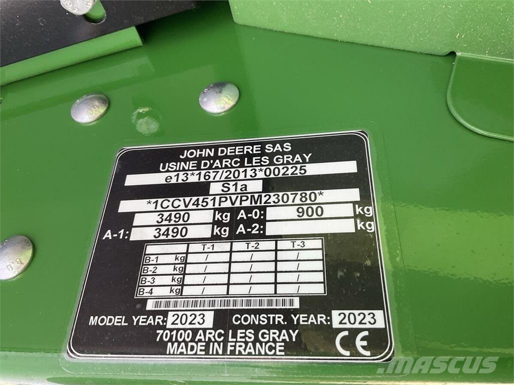 John Deere V451 M Ruloonpressid