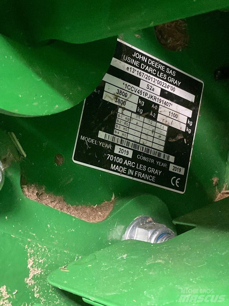 John Deere V451R Ruloonpressid
