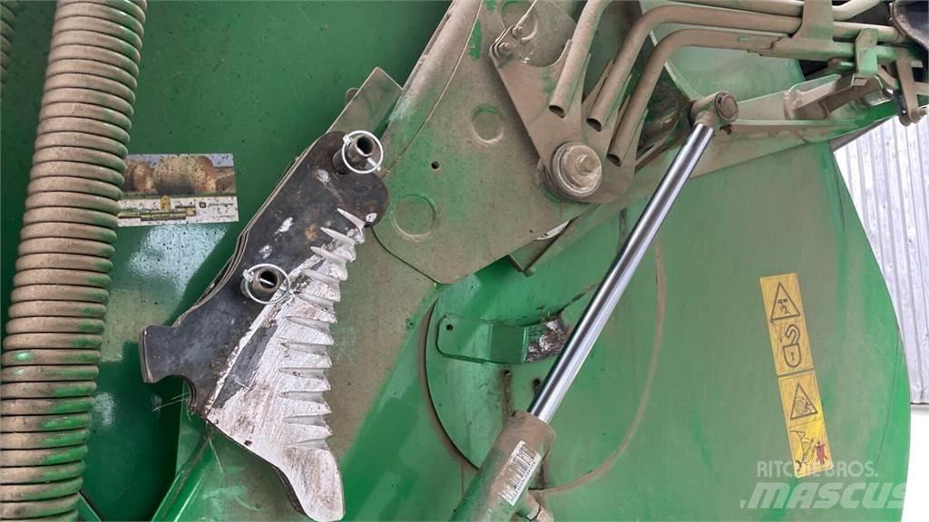 John Deere V461R Ruloonpressid