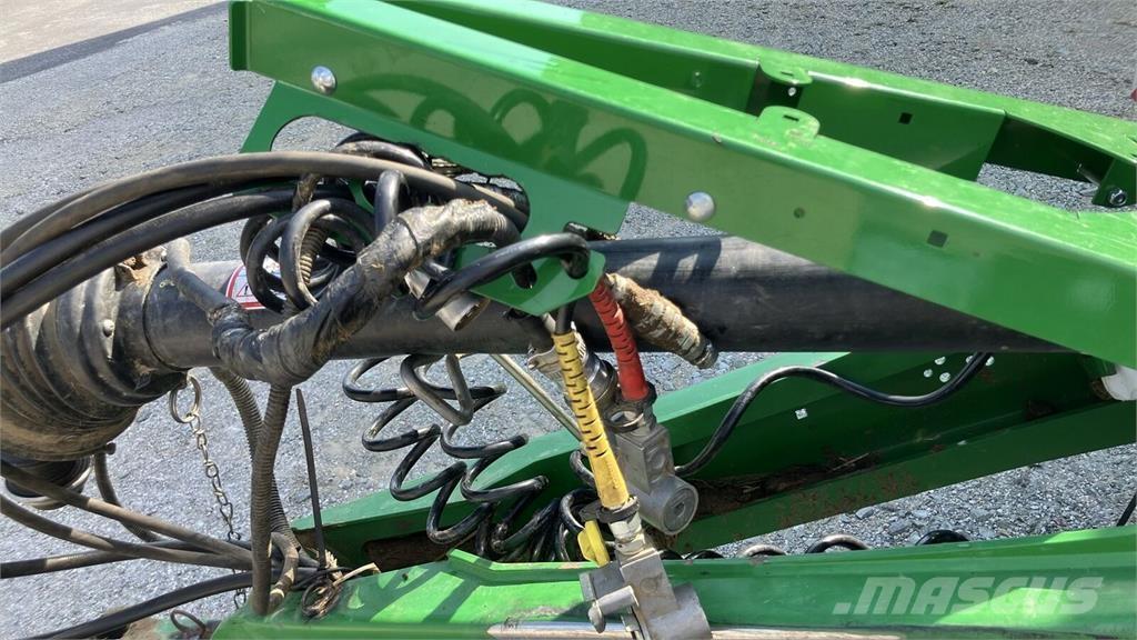 John Deere V461R Ruloonpressid