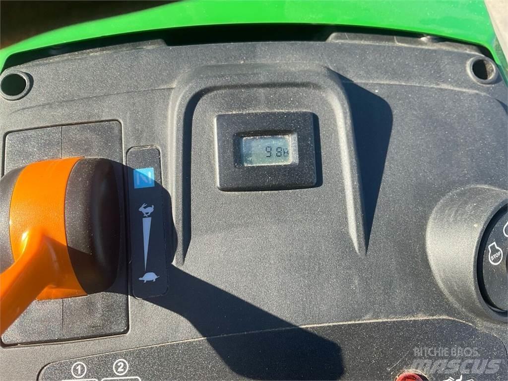John Deere X167R Muu kommunaaltehnika