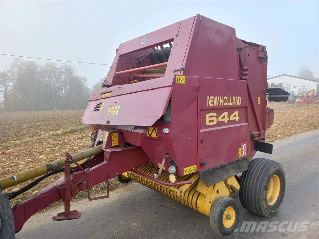 New Holland 644 Ruloonpressid