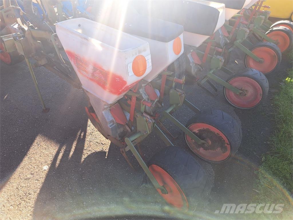 Nodet 6 reihig Istutusmasinad