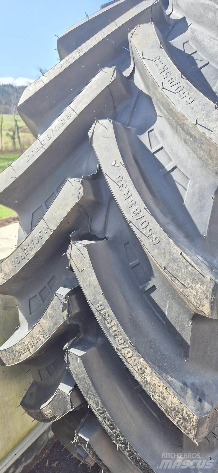 Petlas 650/85 R38 Rehvid, rattad ja veljed