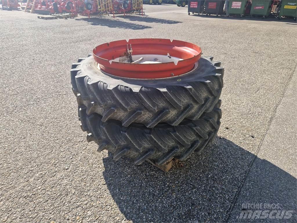 Taurus 12.4 R36 Rehvid, rattad ja veljed