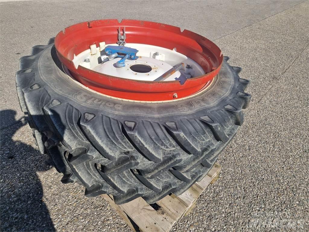 Taurus 12.4 R36 Rehvid, rattad ja veljed