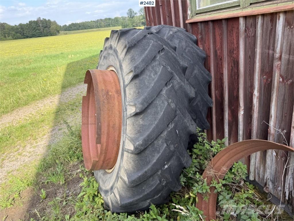  Traktordäck okänt ATV-de ja mootorsaanide tarvikud
