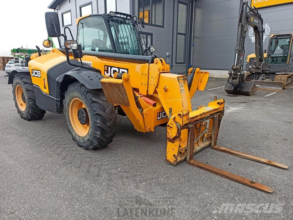 JCB 535-125 kurottaja Teleskooplaadurid