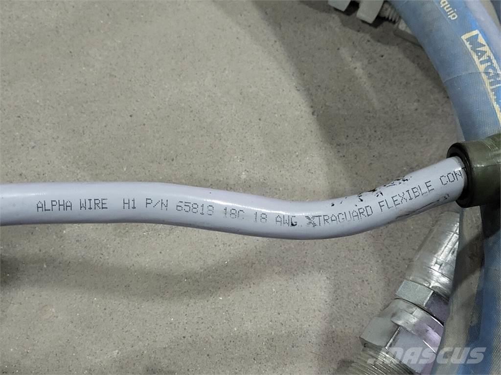  ALPHA WIRE 65818 Muu