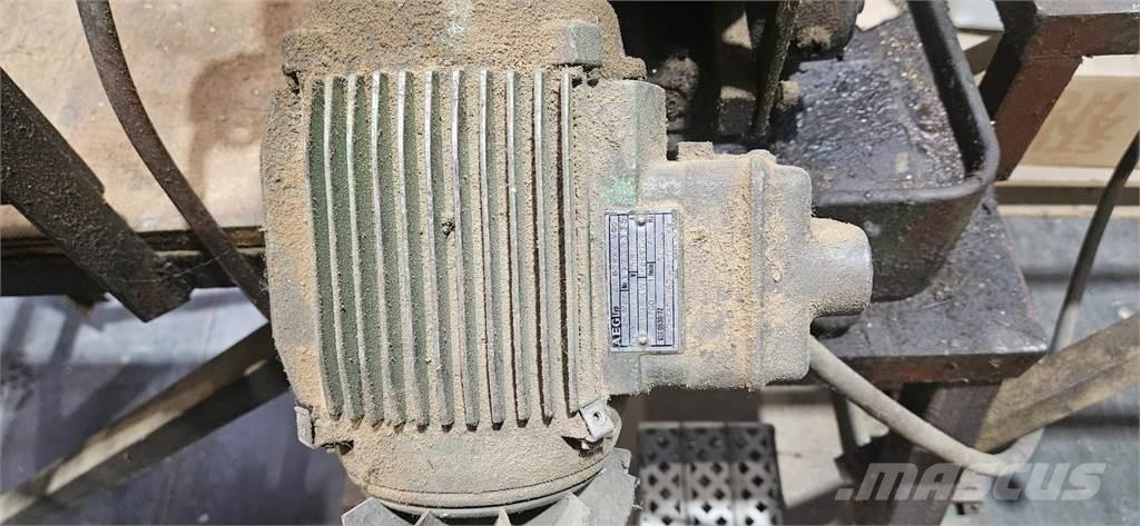  BROBO Super 300 Muu