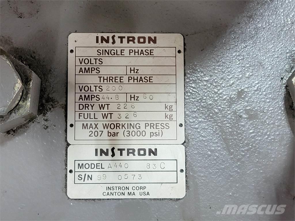  INSTRON A440 83C Veepumbad