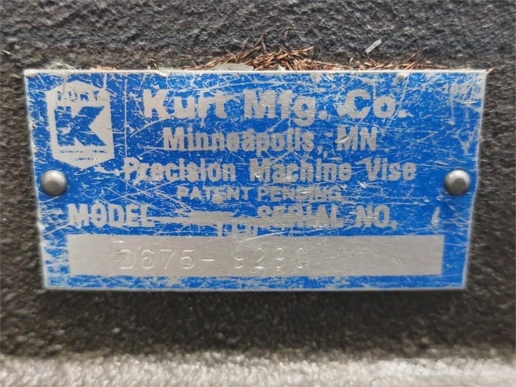  KURT D-675 Muu