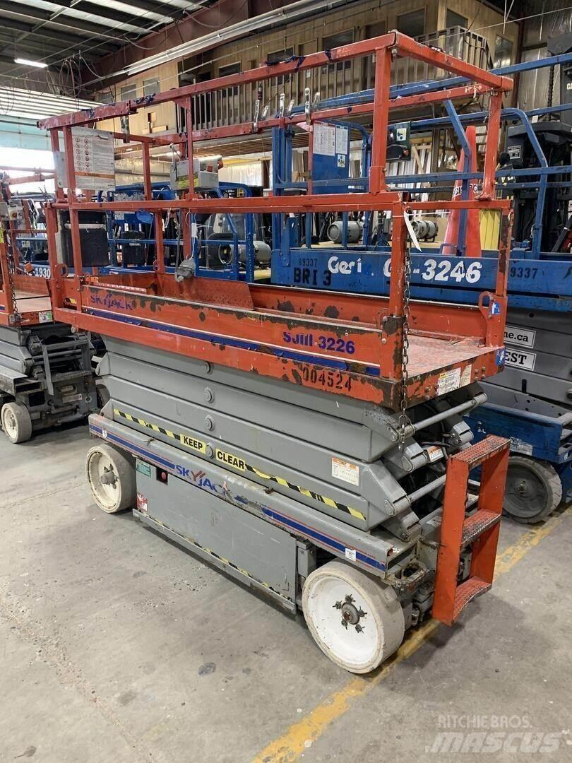 SkyJack SJIII 3226 Käärtõstukid