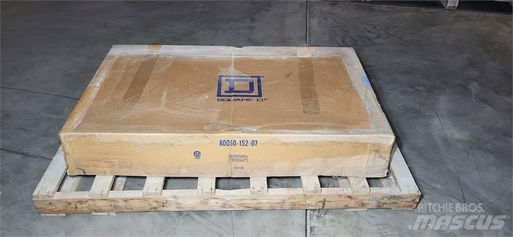  SQUARE D HCM32738 Muu